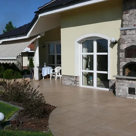 Bed & Breakfast Kamelia Komorniki (Poznan)